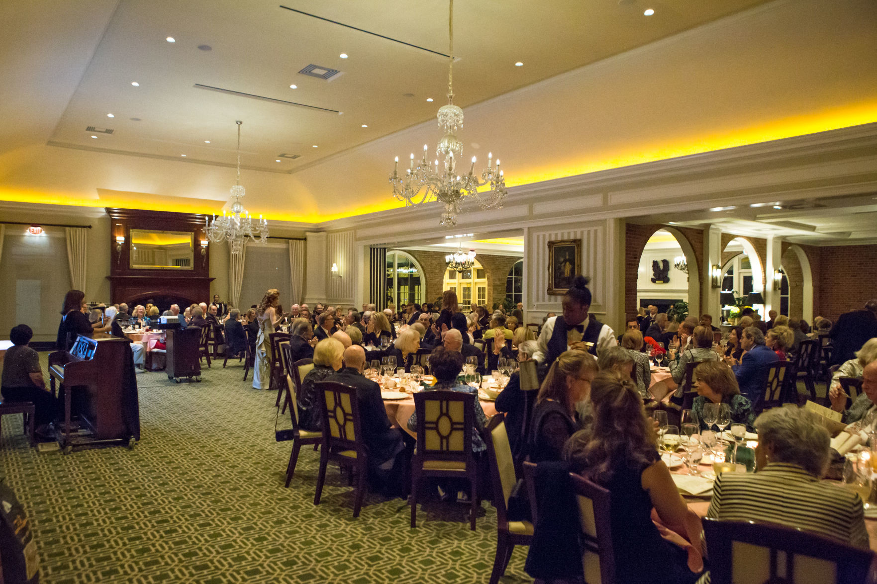 092818WinterOperaFallGala39.jpg